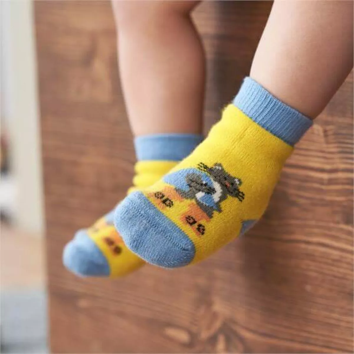 Lot de 2 paires de chaussettes jaune et taupe enfant avec des motifs d'animaux