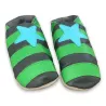 Chaussons cuir souple rayés verts étoiles bleues