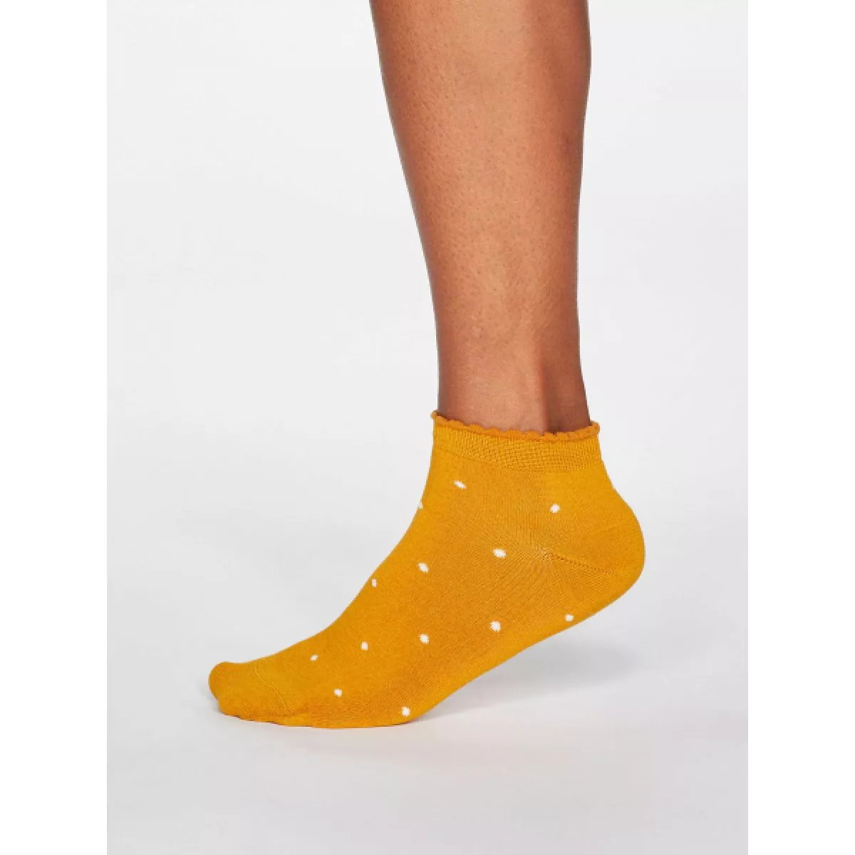 Socquettes femme jaunes avec pois blancs, matières bambou et coton biologique Socquettes femme jaunes avec pois blancs, matières bambou et coton biologique