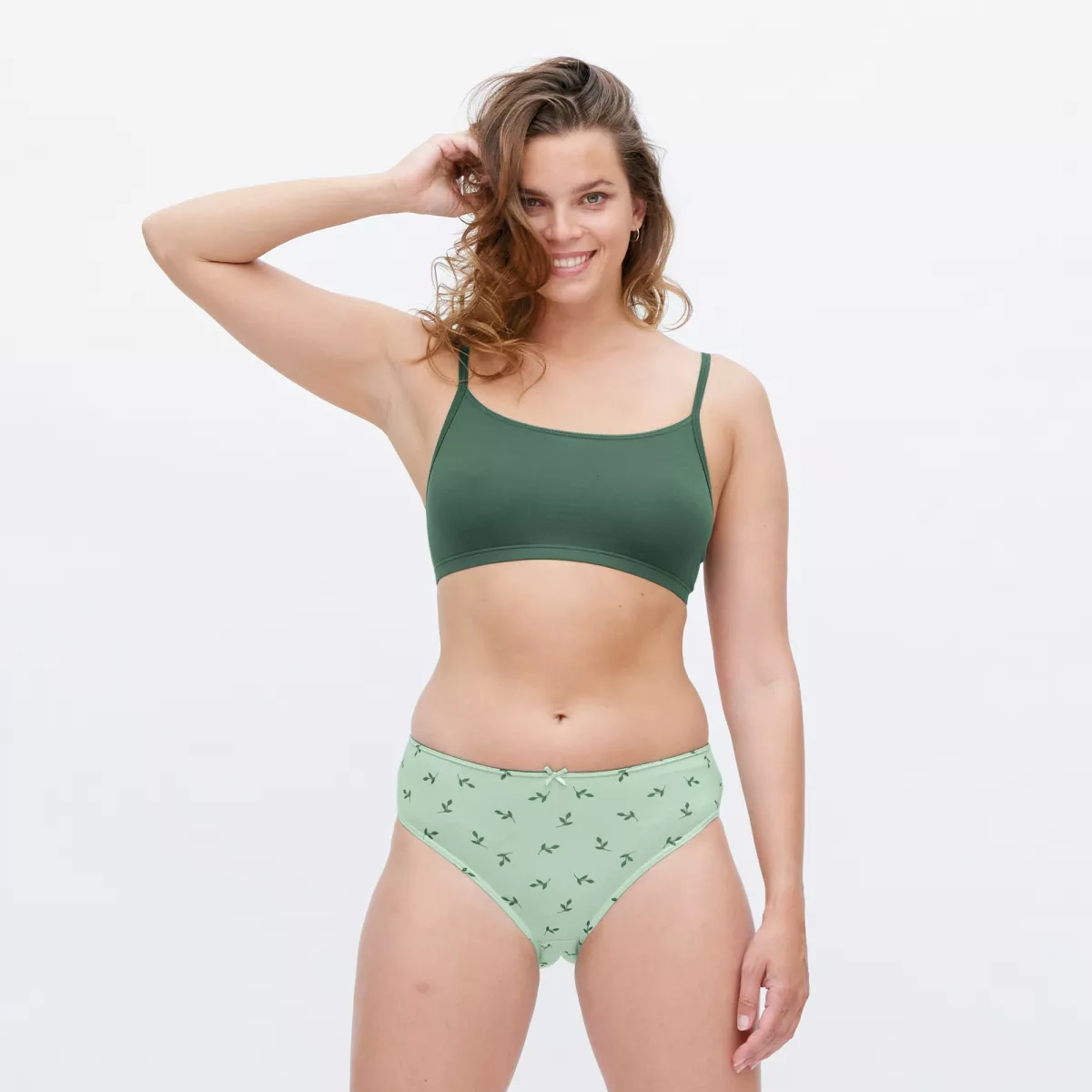 Brassières unies bio de la marque Living Crafts