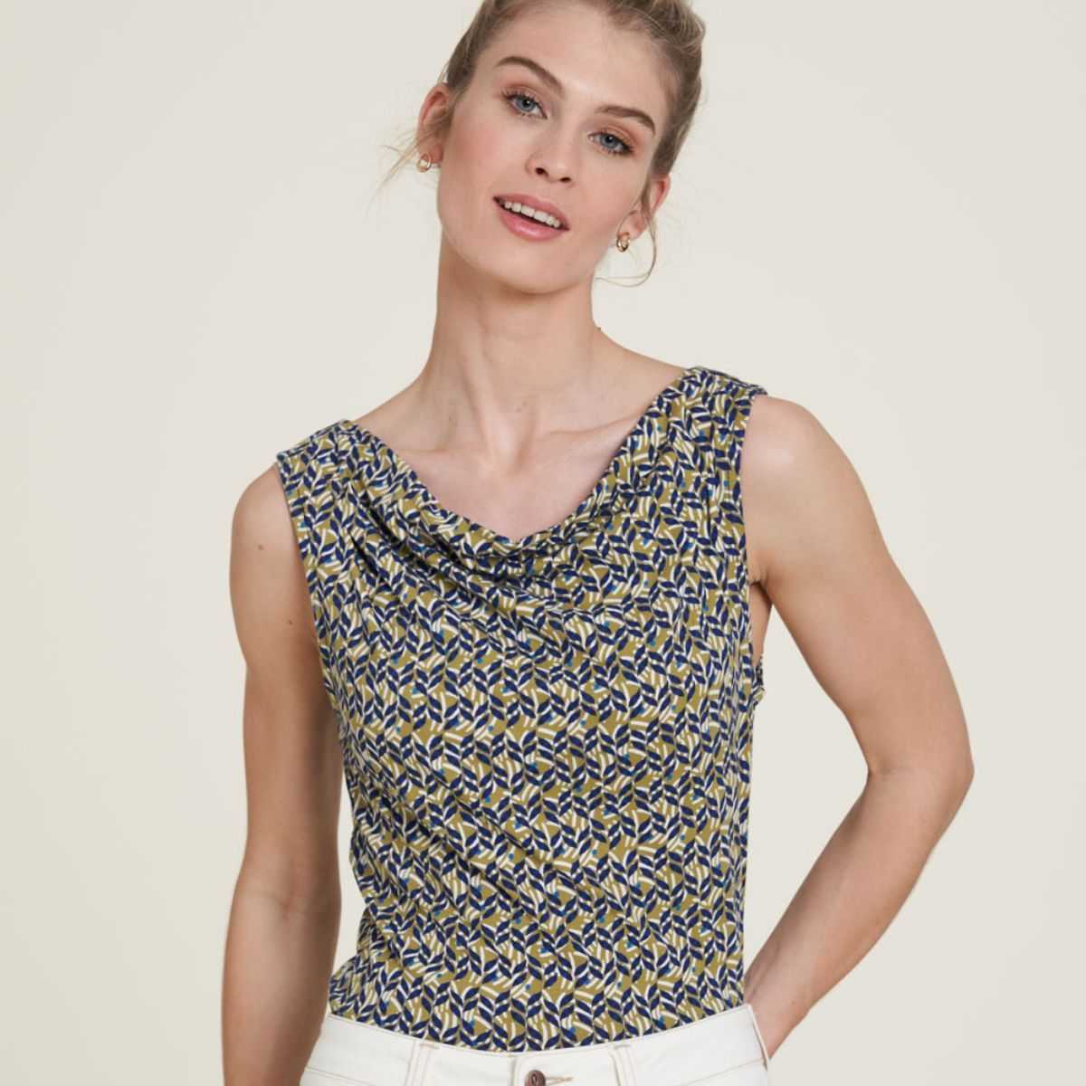 Haut bleu avec col avec décolleté en cascade 3