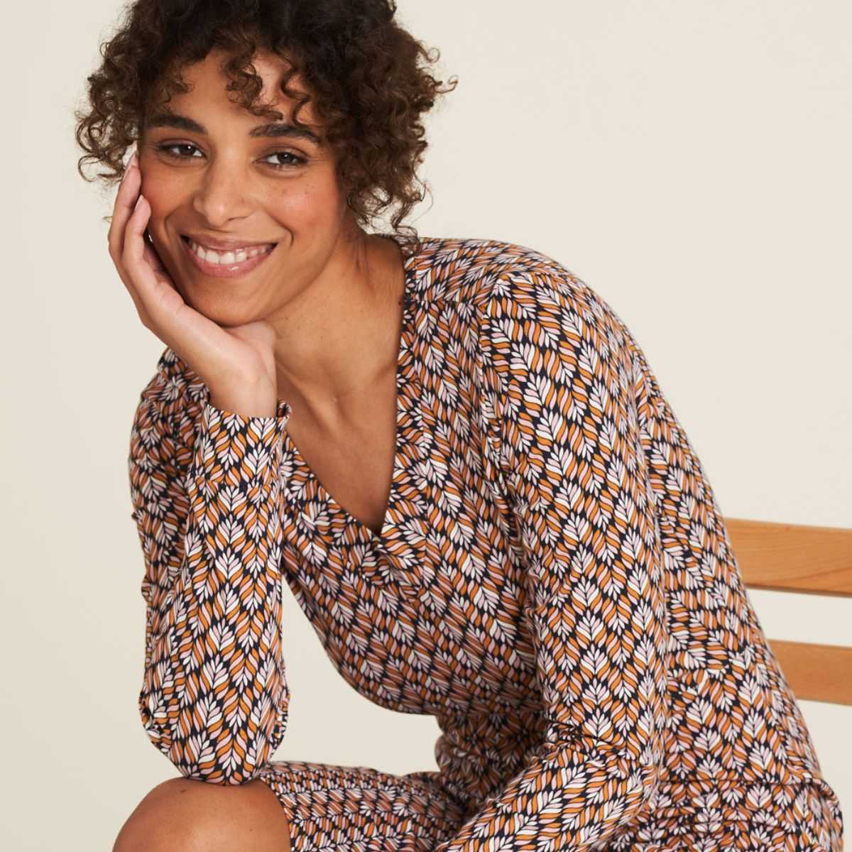 Robe longue en jersey avec taille smockée - Graine de lin, motif Vine