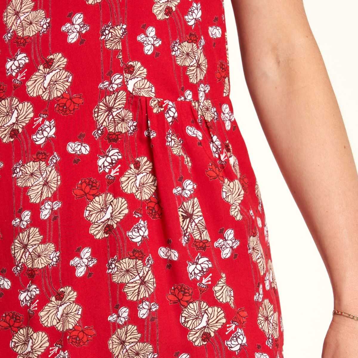 Chemisier en ecovero, à motifs fleurie, rouge, GOTS