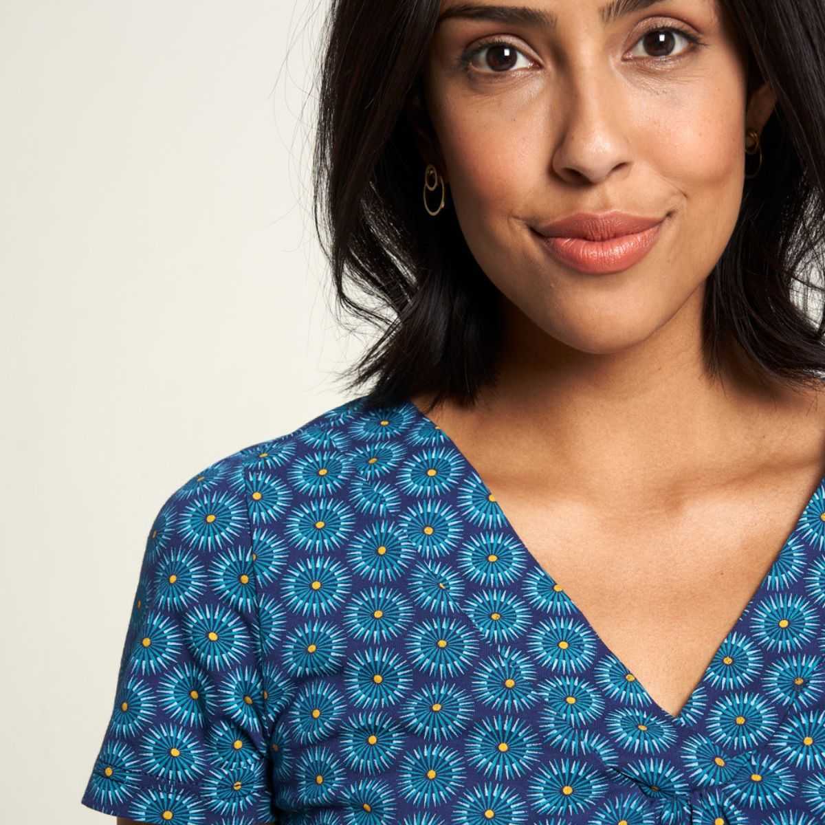 Chemise col V en coton bio, imprimé bleu, Gots