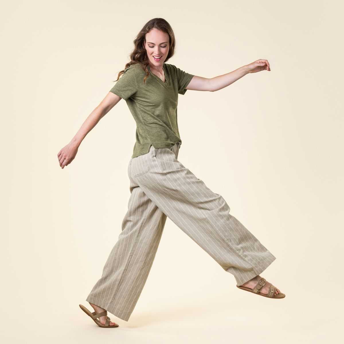 T-Shirt en lin col V "TALIDA" vert kaki