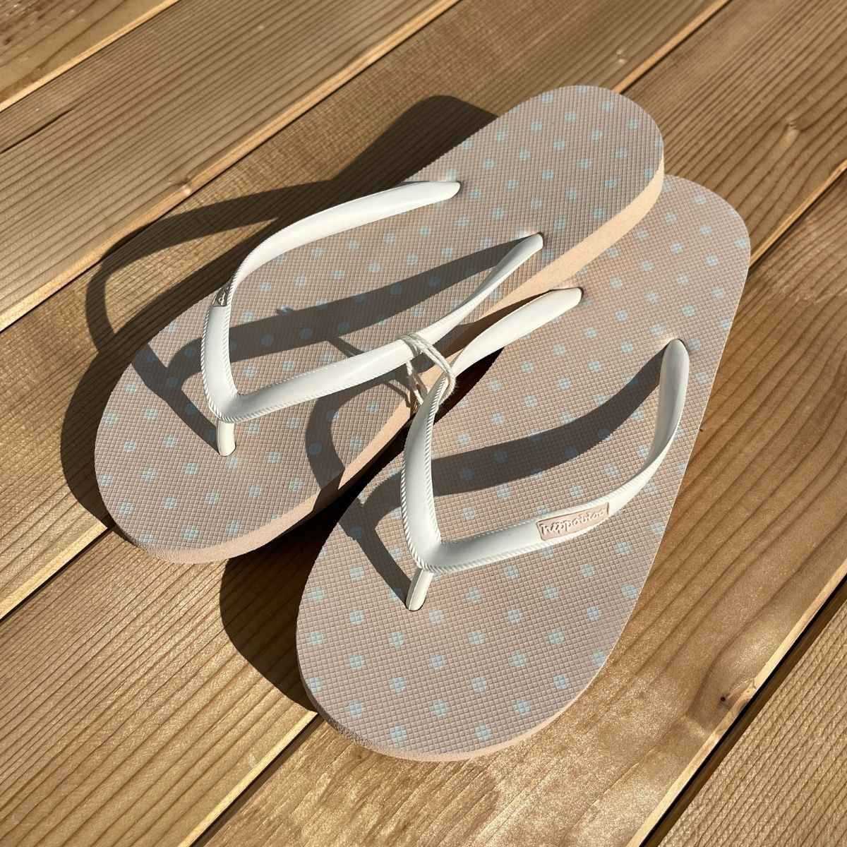 Tongs "AMALFI" - Semelle beige, pois blancs - Strap blanc Tongs "AMALFI" - Semelle beige, pois blancs - Strap blanc