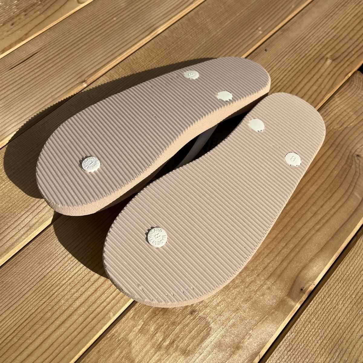 Tongs "AMALFI" - Semelle beige, pois blancs - Strap blanc