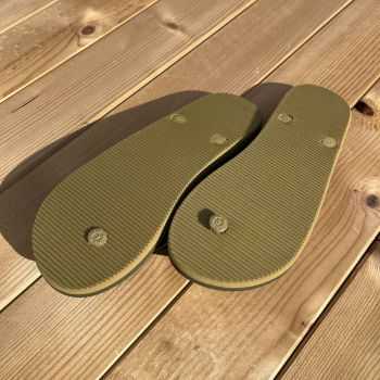 Tongs "BARBADE" - Semelle vert foncée - Strap vert kaki