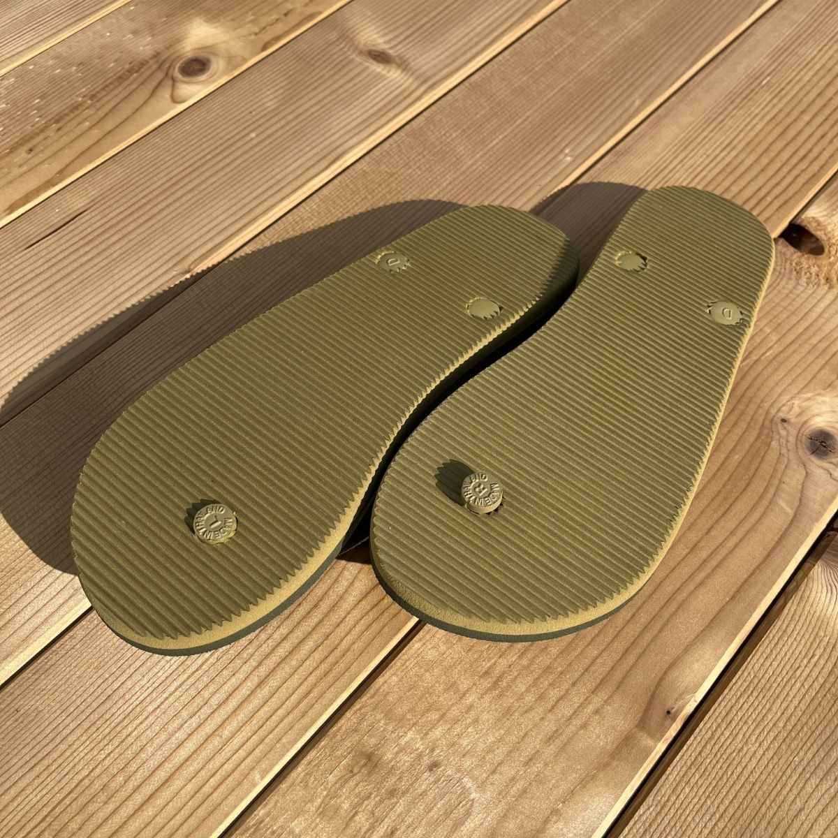 Tongs "BARBADE" - Semelle vert foncée - Strap vert kaki