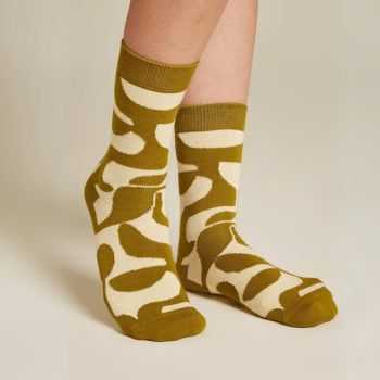 Chaussettes motif abstrait en coton bio – Vert olive & écru