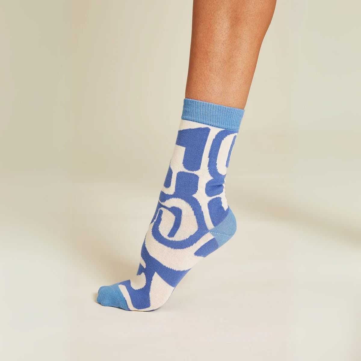 Chaussettes "ABSTRACT" écrues - Motif bleu