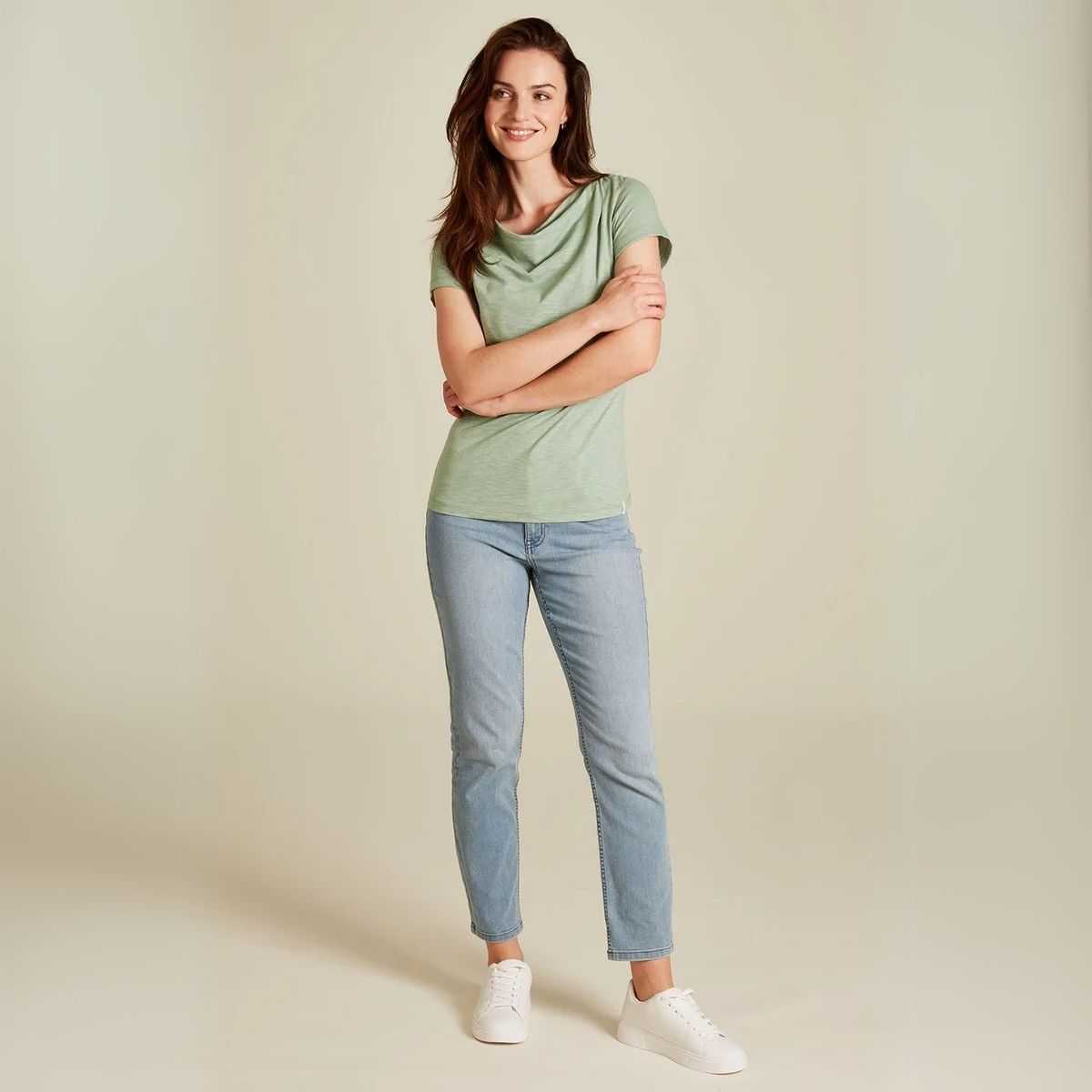 T-shirt col bénitier à manches courtes