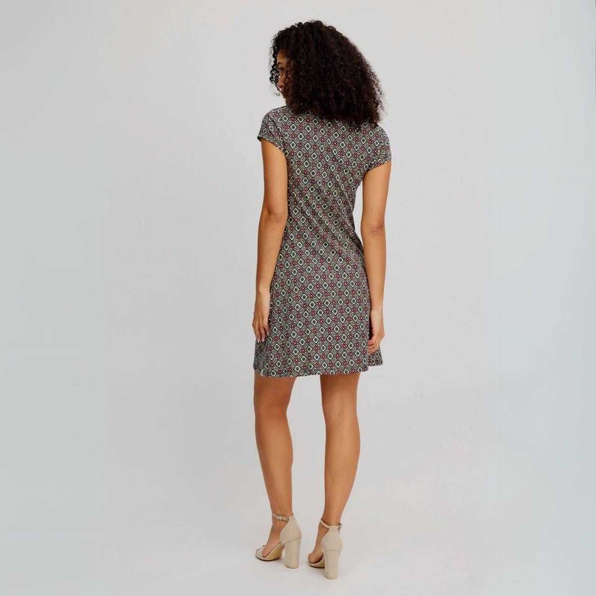 Robe courte imprimée à col bénitier