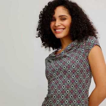 Robe courte imprimée à col bénitier