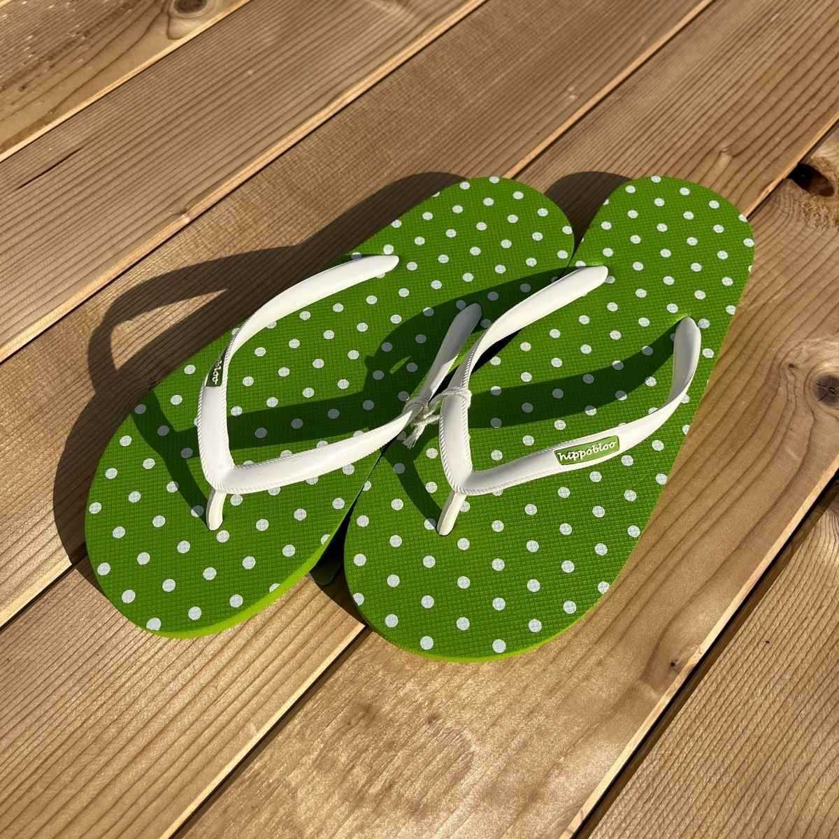 Tongs "MILOS" - Semelle verte, pois blancs - Strap blanc