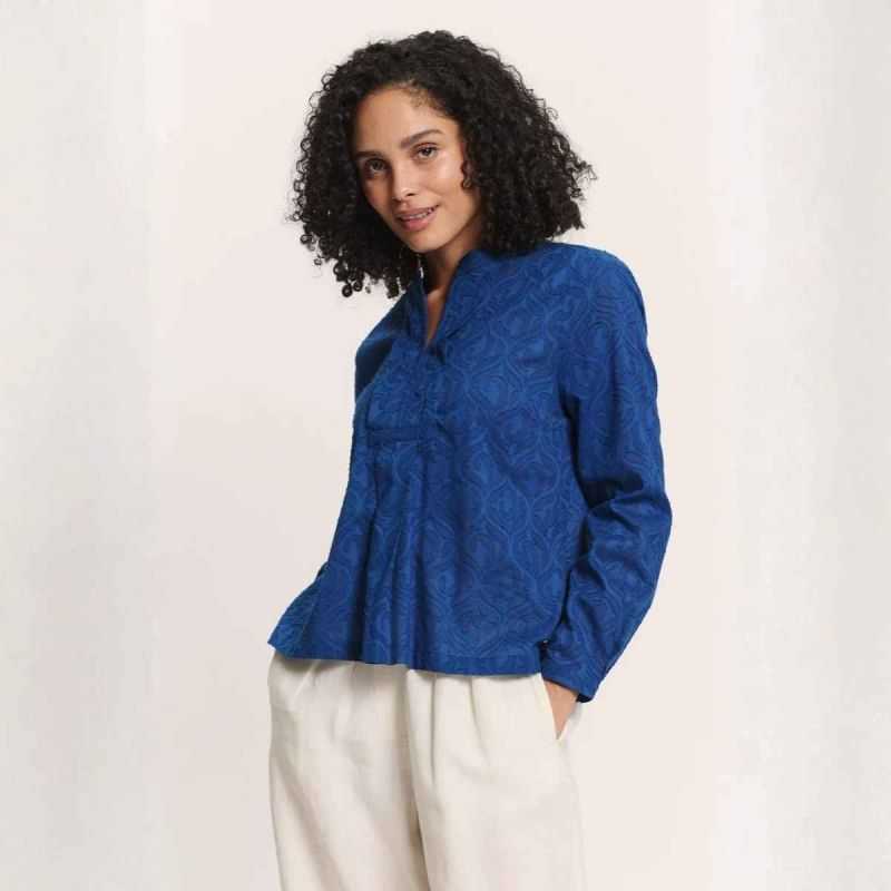 Blouse "BEETTY" à motifs ornementaux - 100% Coton bio Blouse "BEETTY" à motifs ornementaux - 100% Coton bio