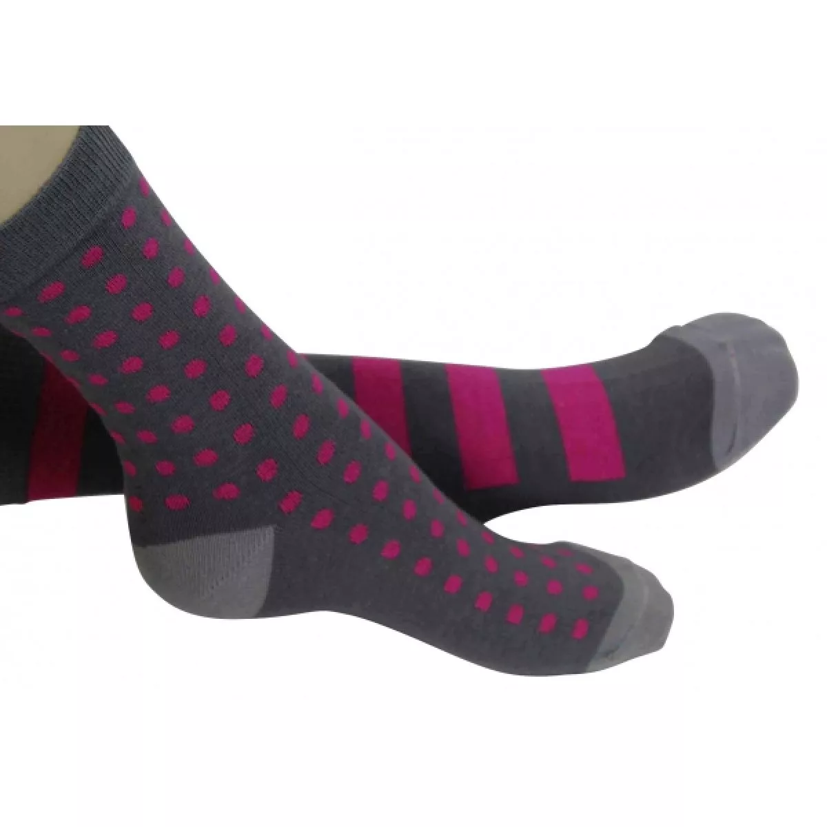 Chaussettes bébé grises pois roses